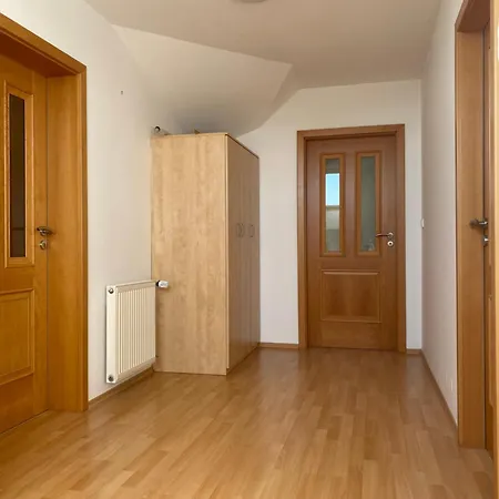 U Hřiště *